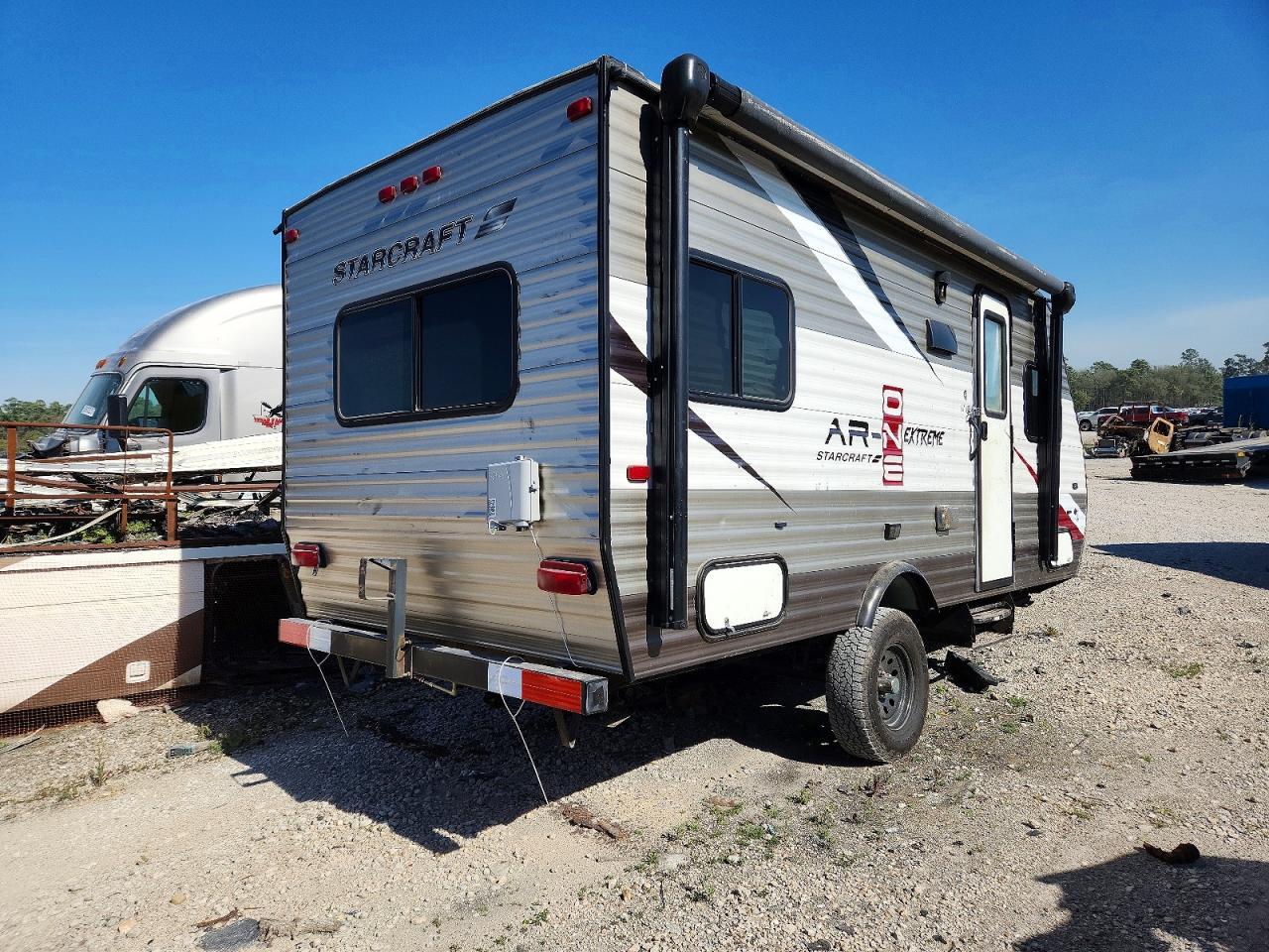 2016 Starcraft Camper