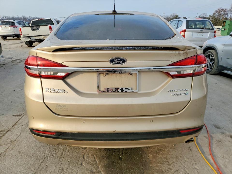 2018 Ford Fusion Titanium/platinum hev