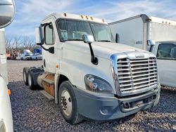 2015 Freightliner Cascadia Semi Truck en venta en Kansas City, KS