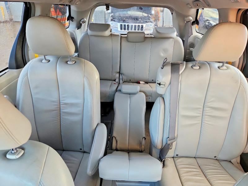 2011 Toyota Sienna xle
