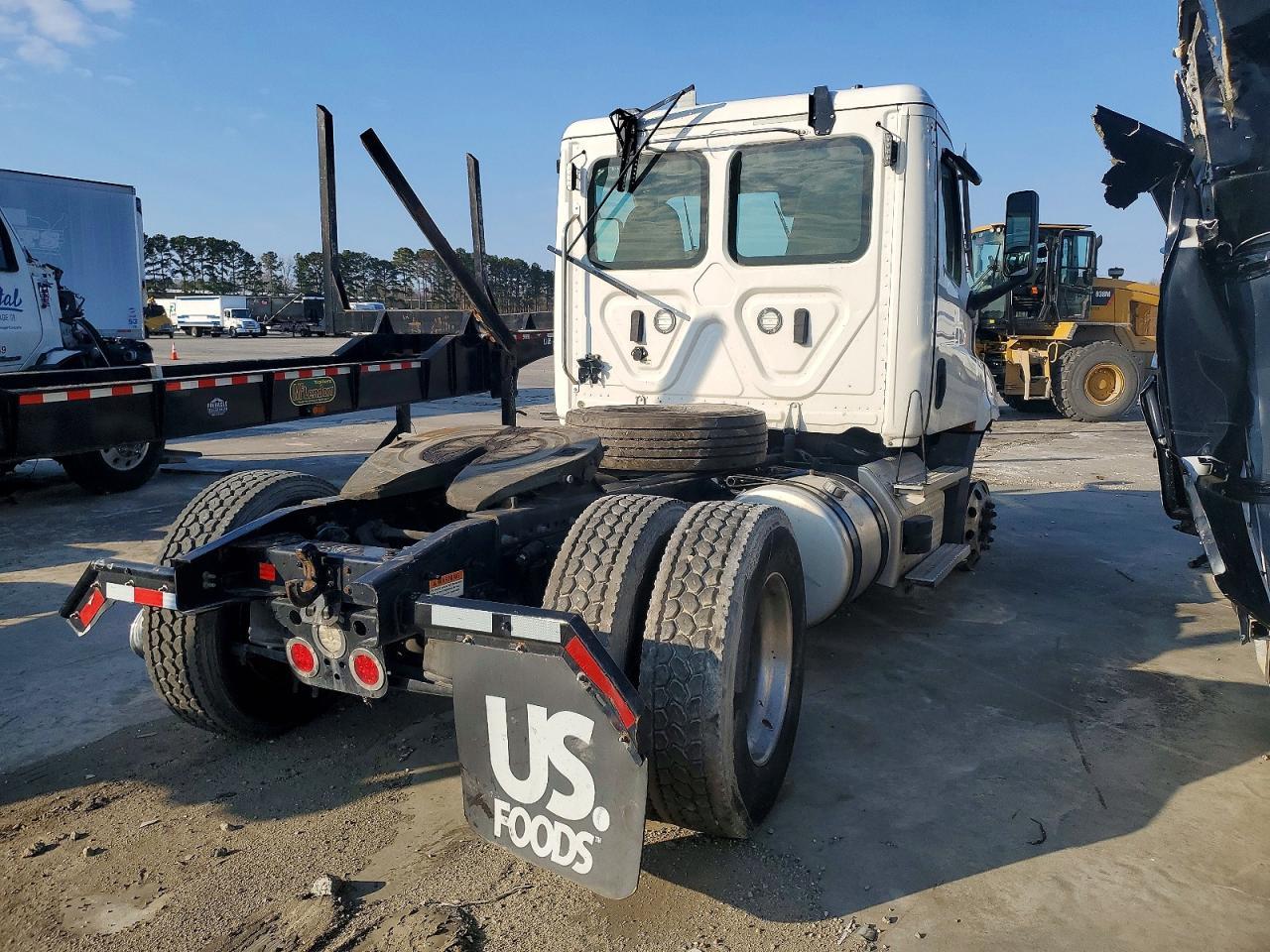 2020 Freightliner Cascadia 116