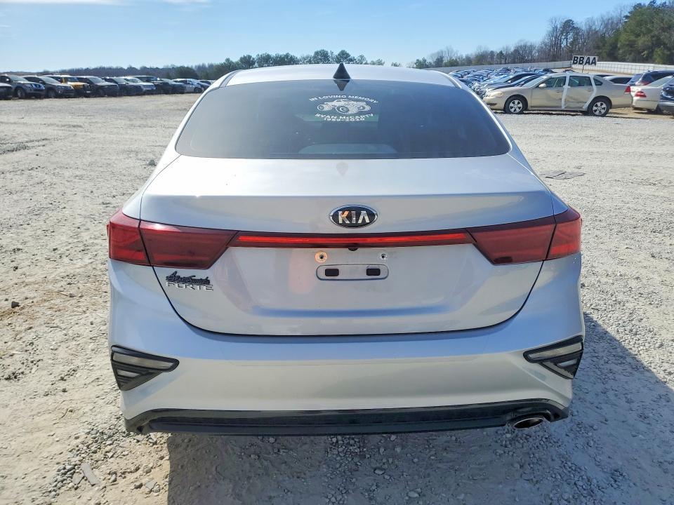 2021 KIA Forte lxs