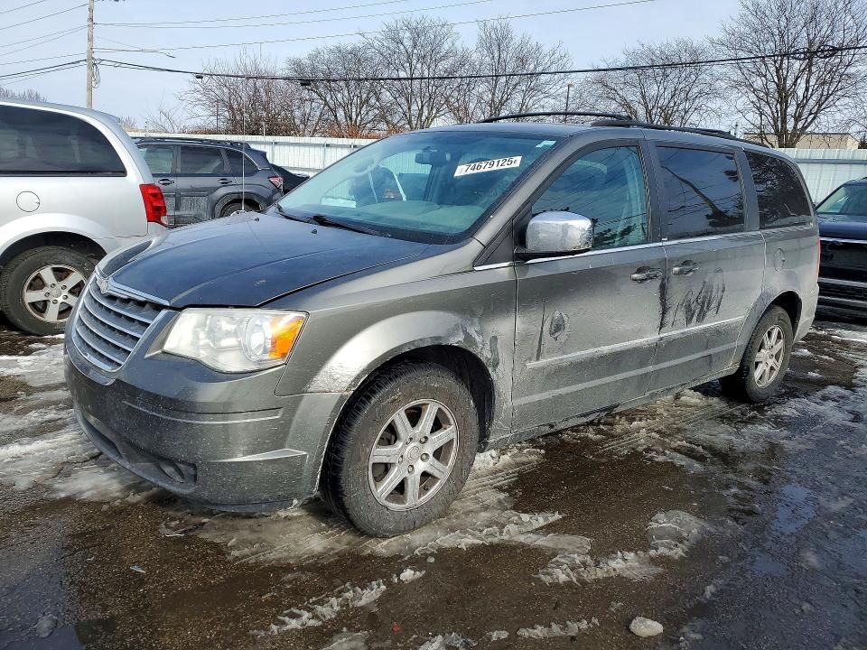 2010 Chrysler Town & Country Touring