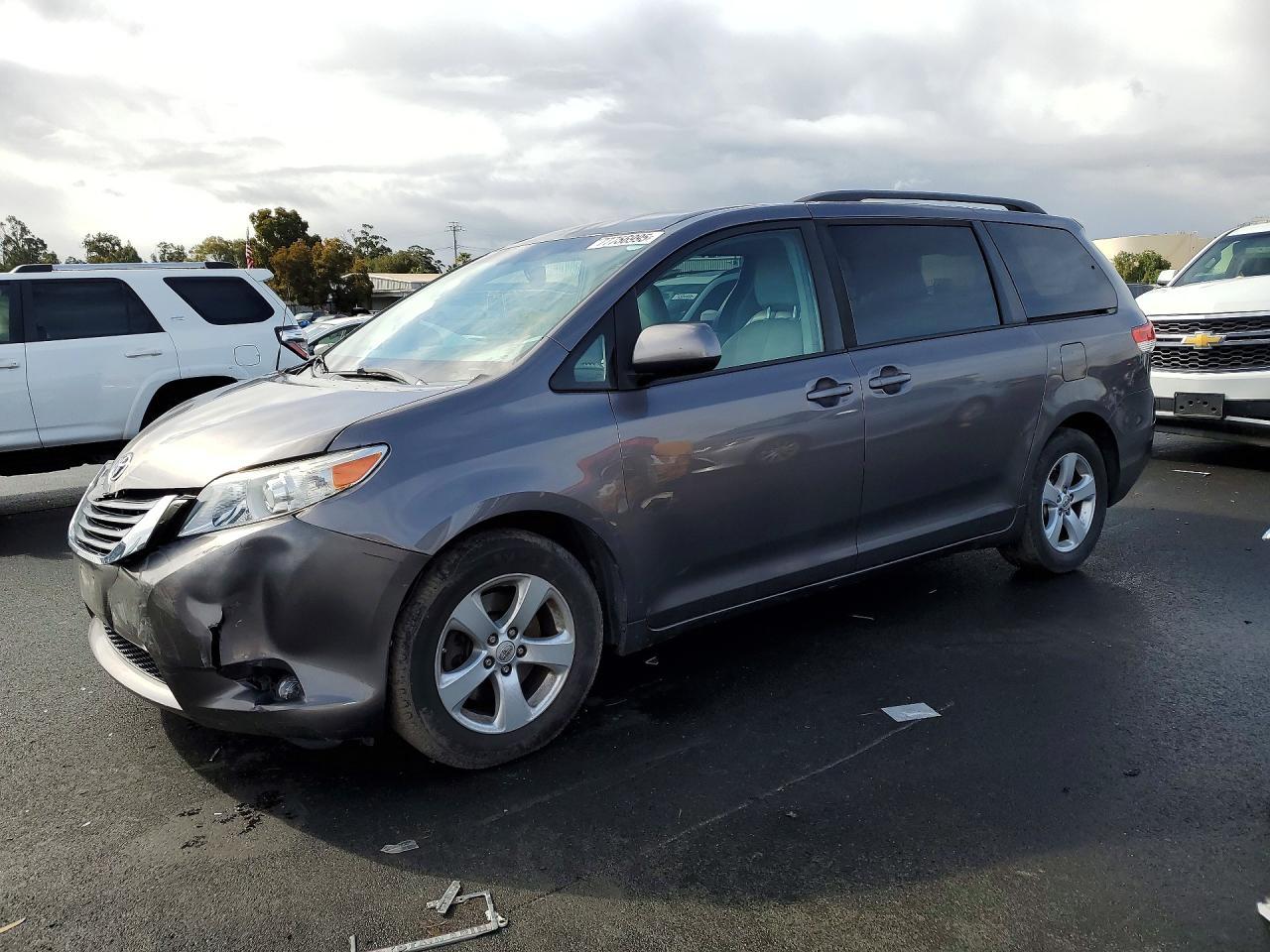 2012 Toyota Sienna le