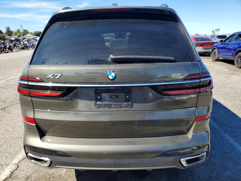 2025 BMW X7 Xdrive40i
