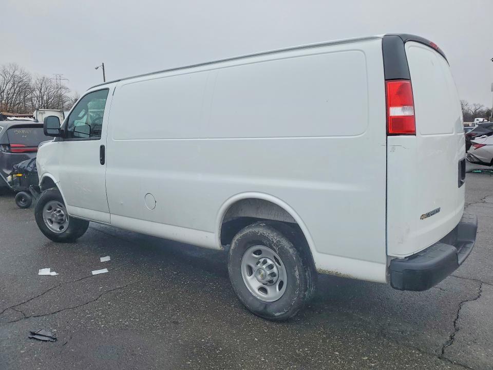 2025 Chevrolet Express G2500