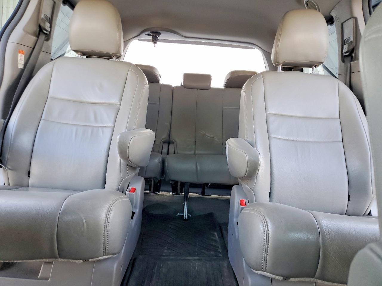 2017 Toyota Sienna le