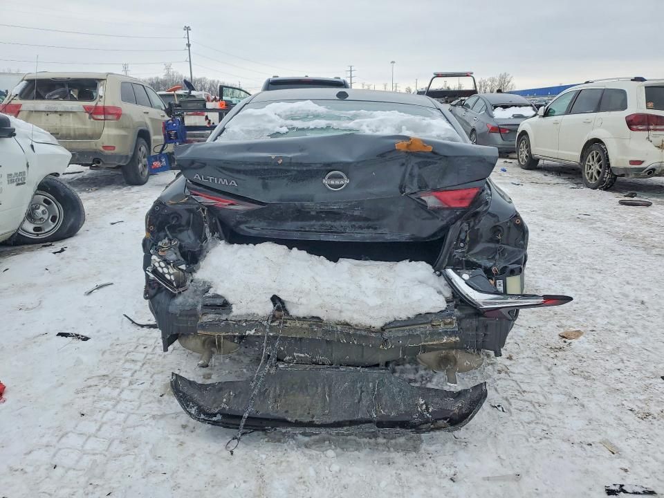 2025 Nissan Altima sv