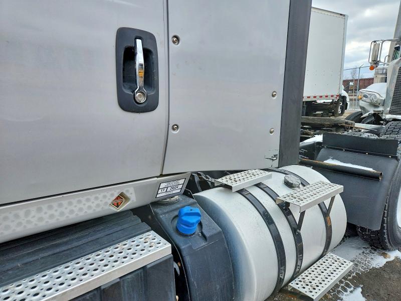 2017 International LF687 Semi Truck