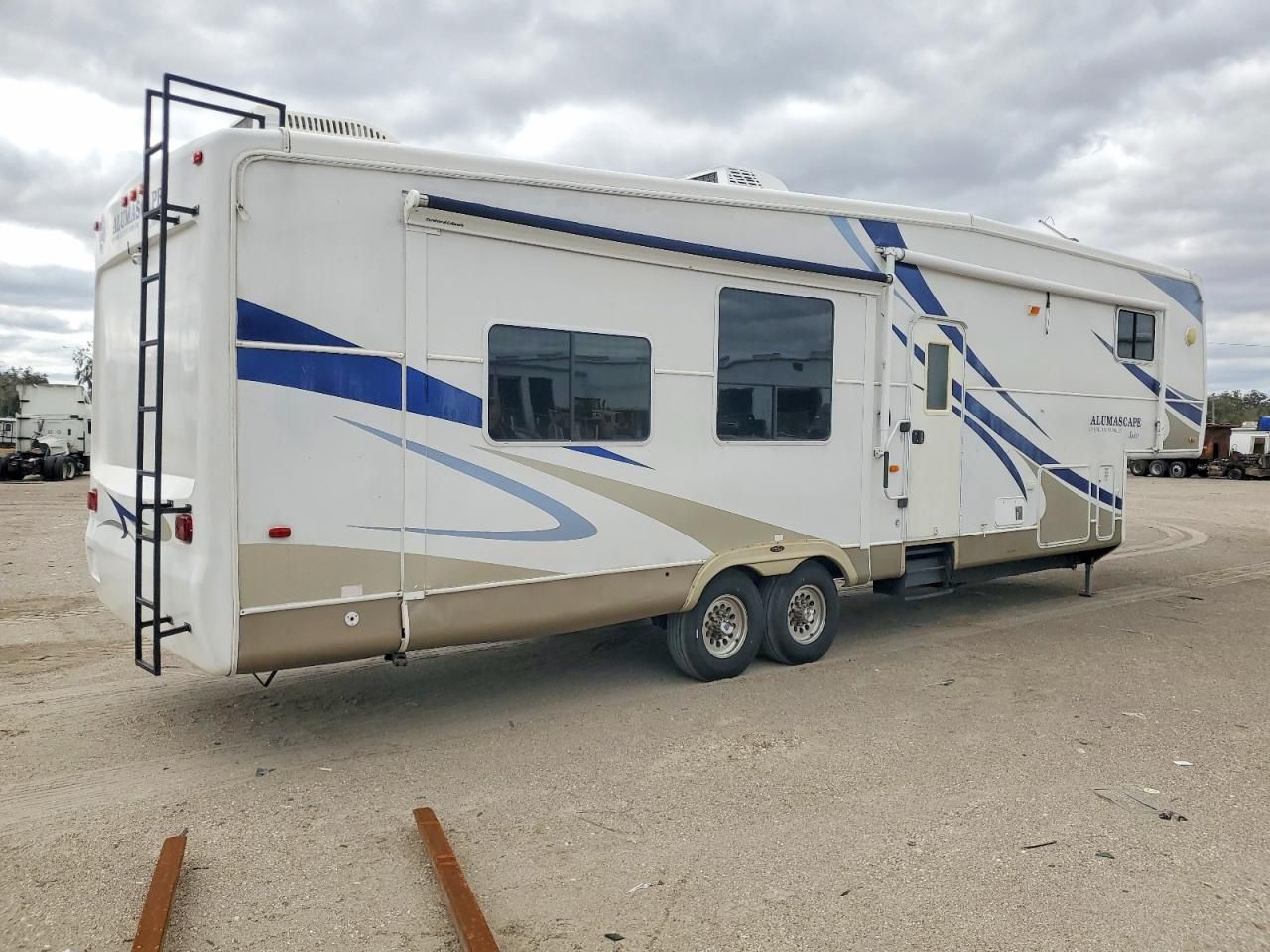 2007 Holiday Alumascape