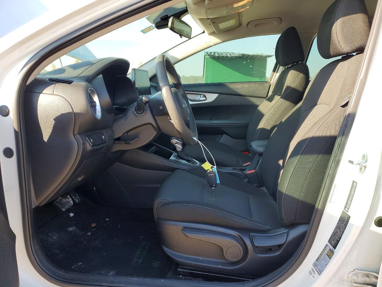 2023 KIA Forte lx