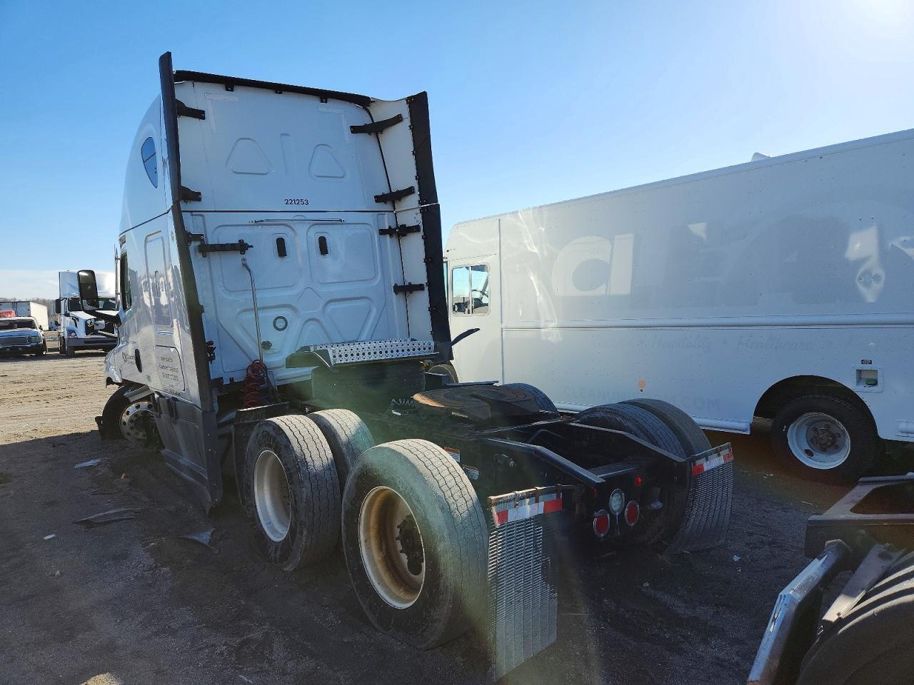 2022 Freigliner 2022 Freightliner Cascadia 126 Semi Truck