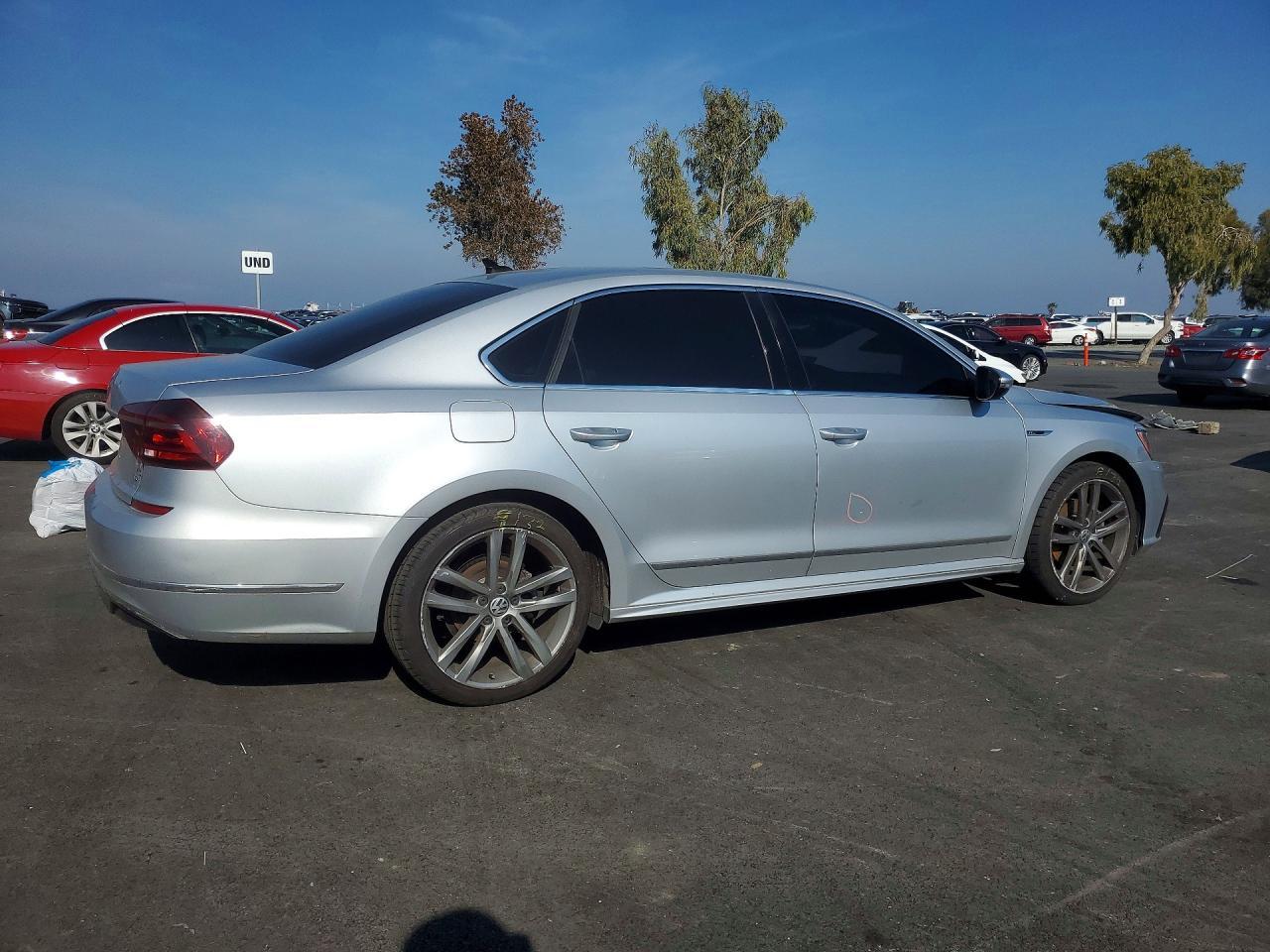 2017 Volkswagen Passat R-line