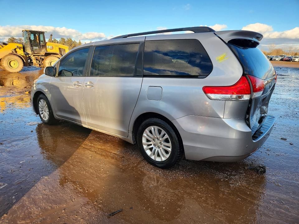 2011 Toyota Sienna xle