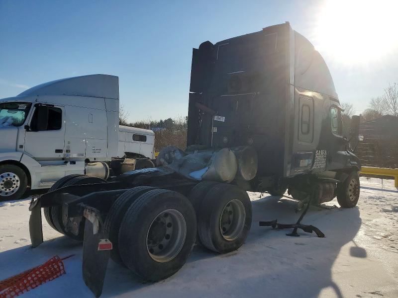2016 Freigliner 2016 Freightliner Cascadia 125 Semi Truck