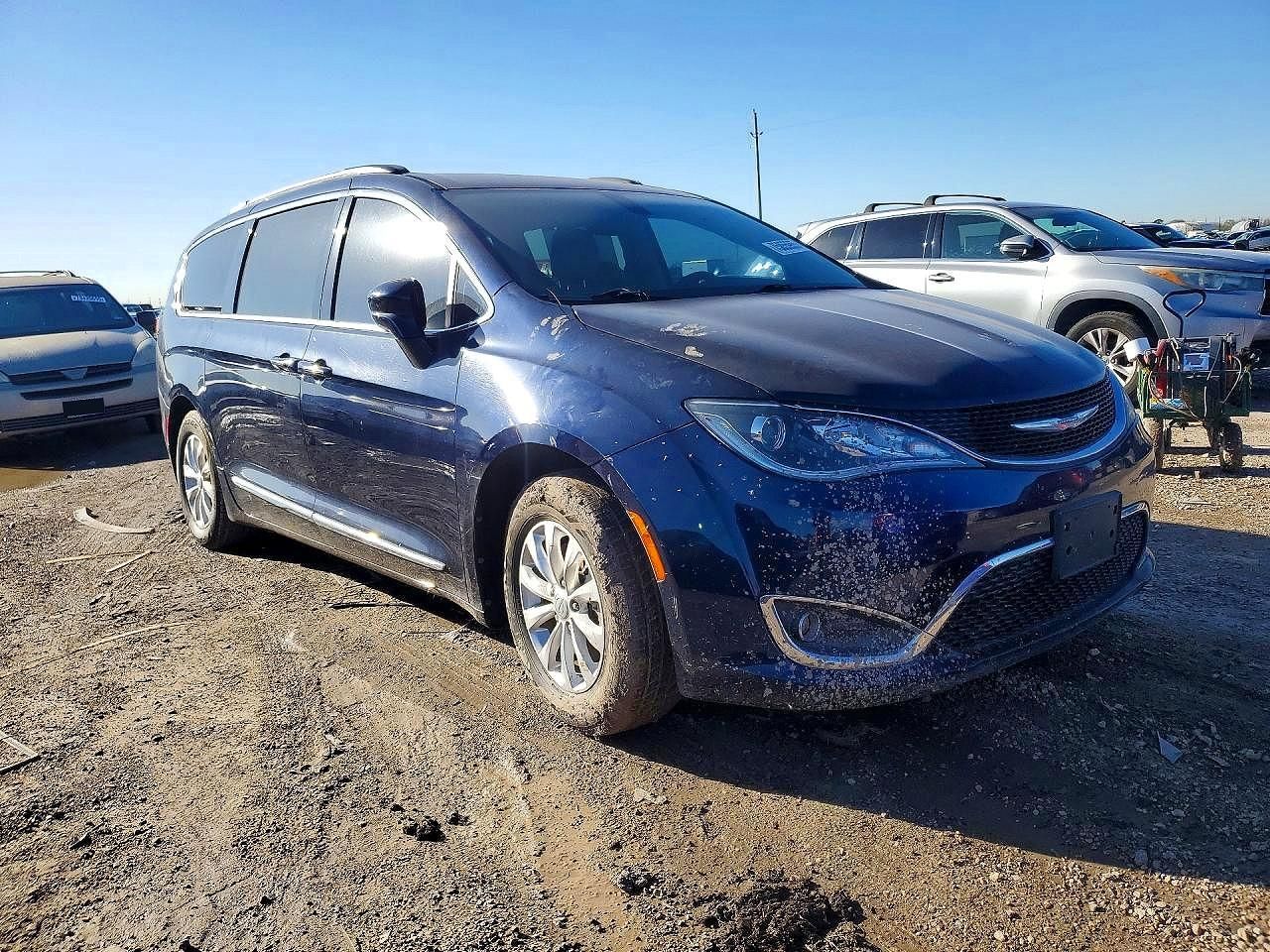 2017 Chrysler Pacifica Touring l