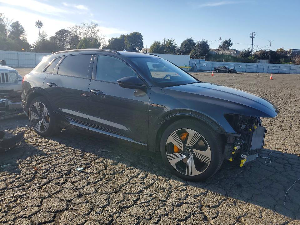 2023 Audi E-tron Premium Plus