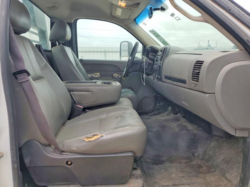 2014 Chev Rolet Silverado Flatbed Truck