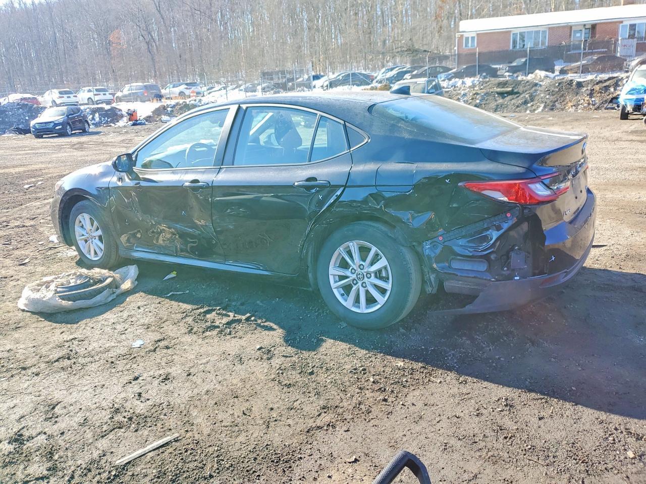 2025 Toyota Camry le