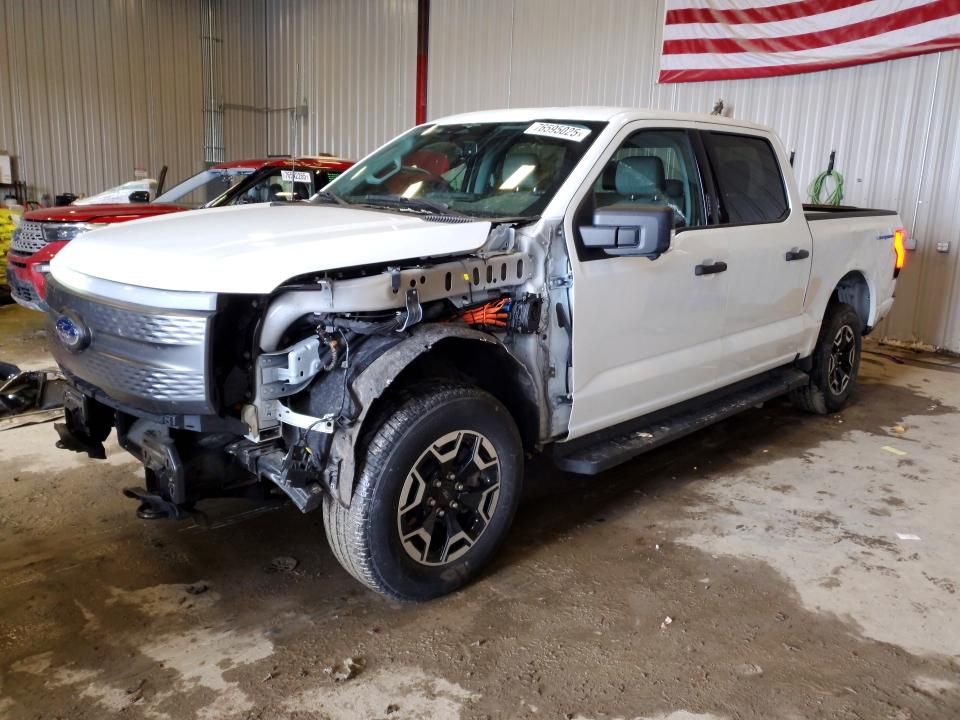 2023 Ford F150 Lightning pro