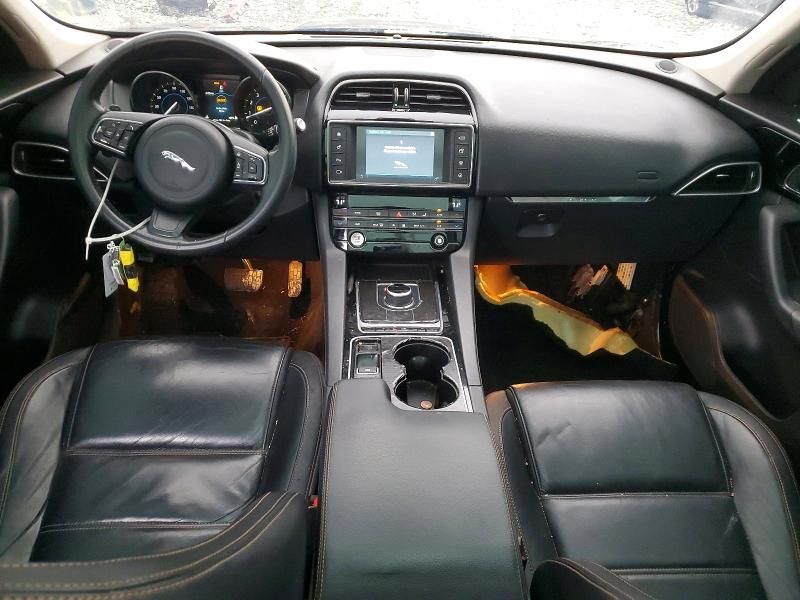 2017 Jaguar F-pace Prestige