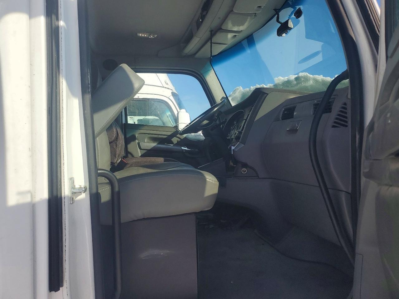 2016 KW T680 Semi Truck-Semi Truck