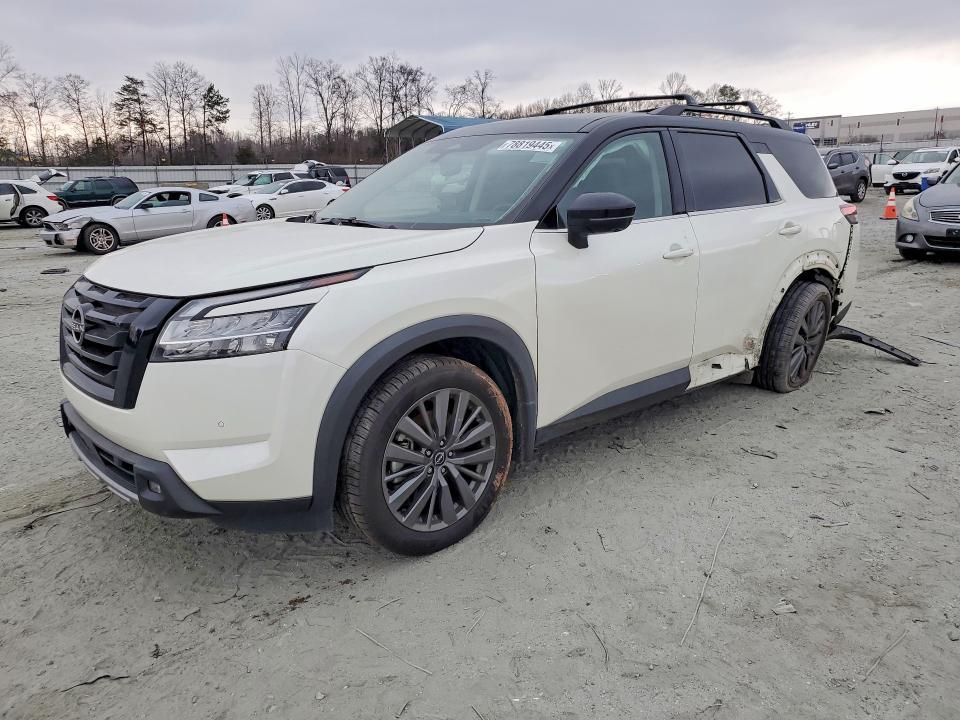 2022 Nissan Pathfinder sl