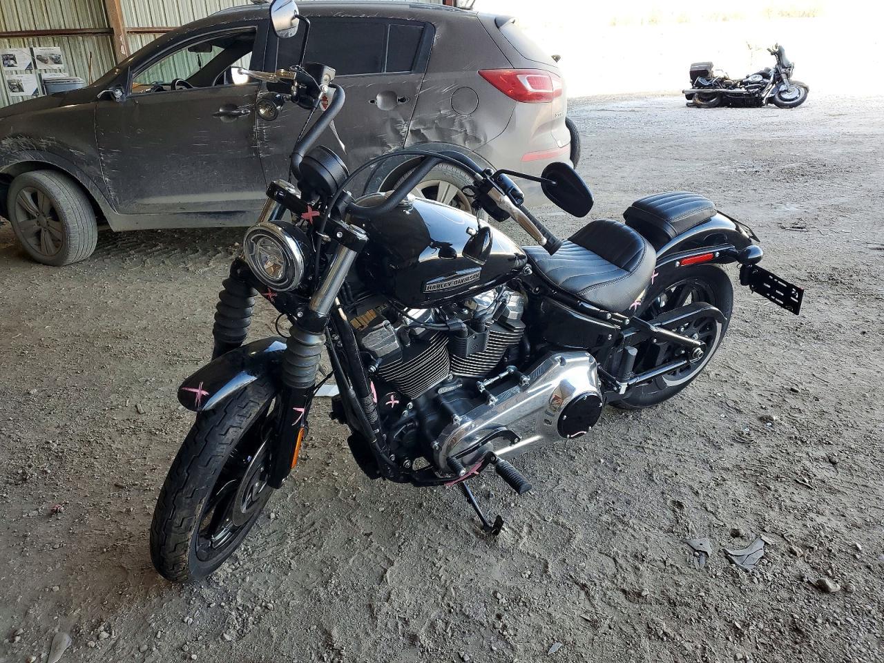 2025 Harley-Davidson Fxbb