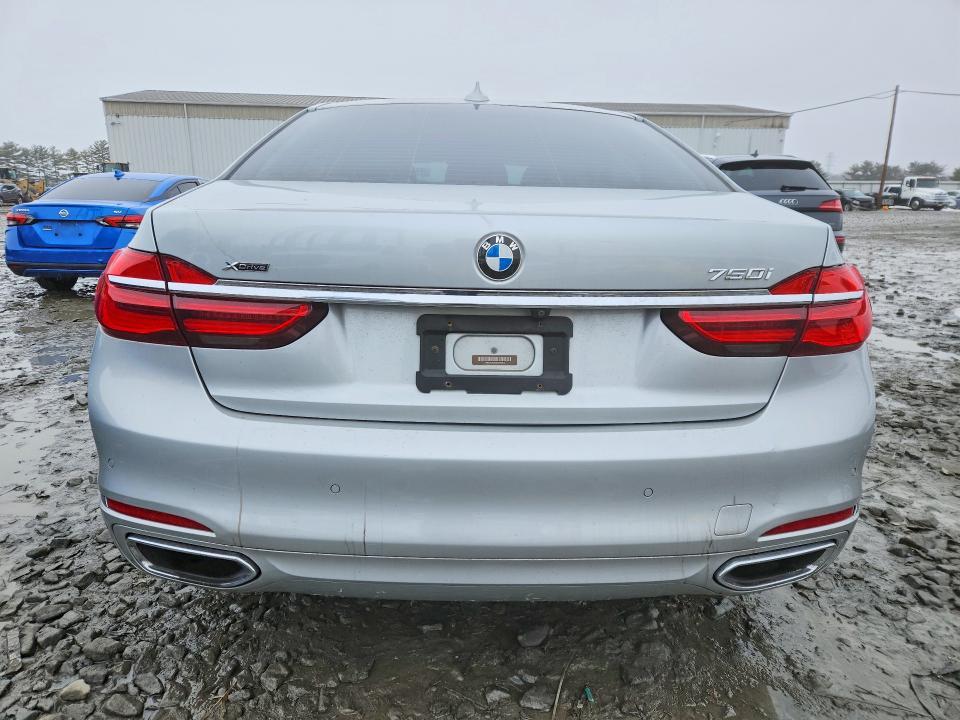 2016 BMW 750 xi