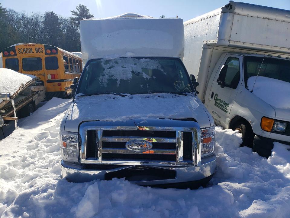 2025 Ford E350 Utility / Service Truck