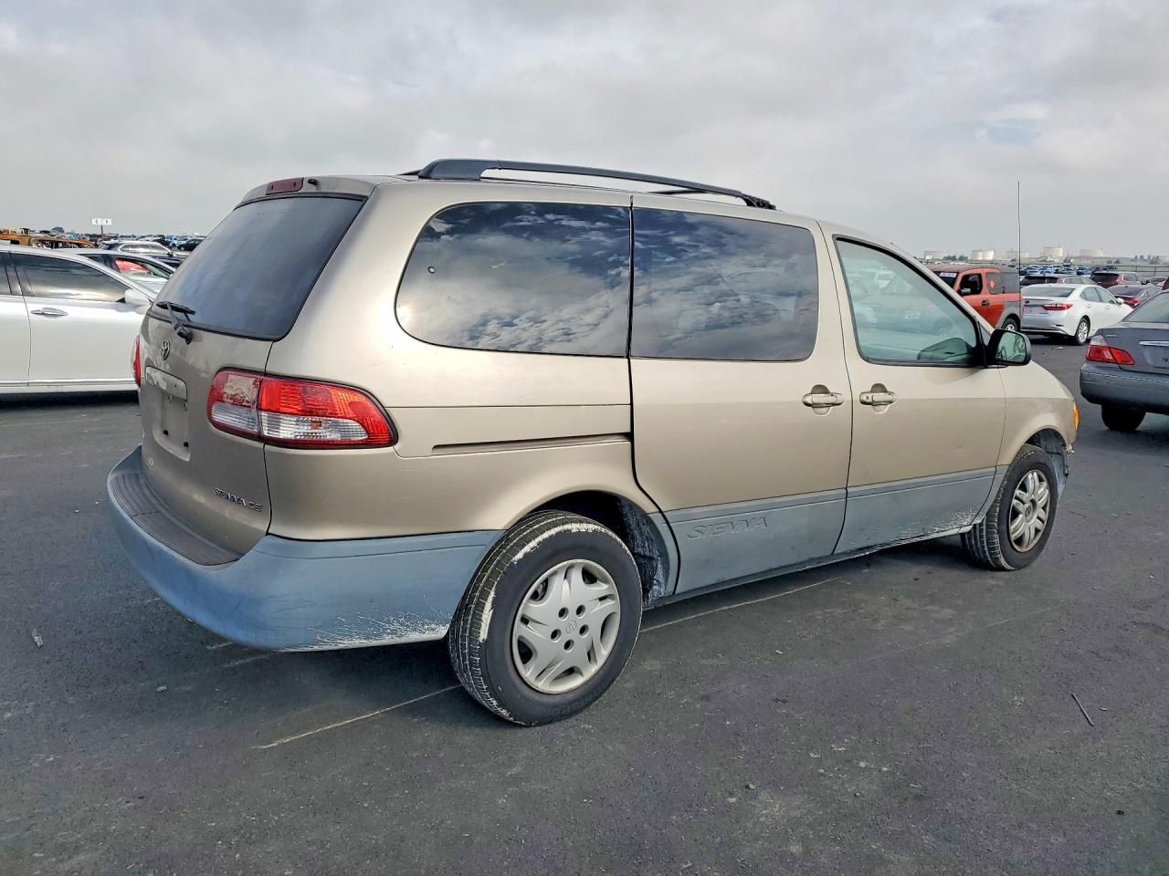 2003 Toyota Sienna ce