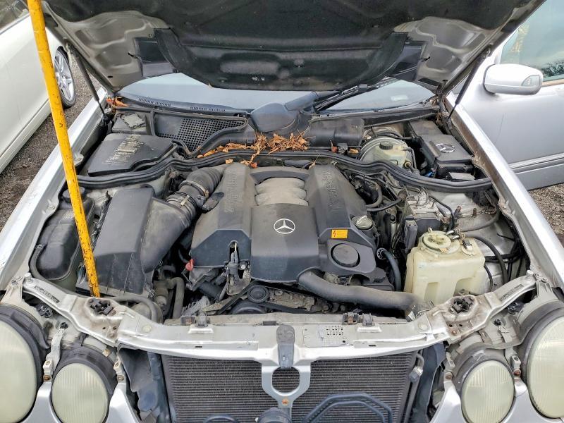 2001 Mercedes-Benz E 320