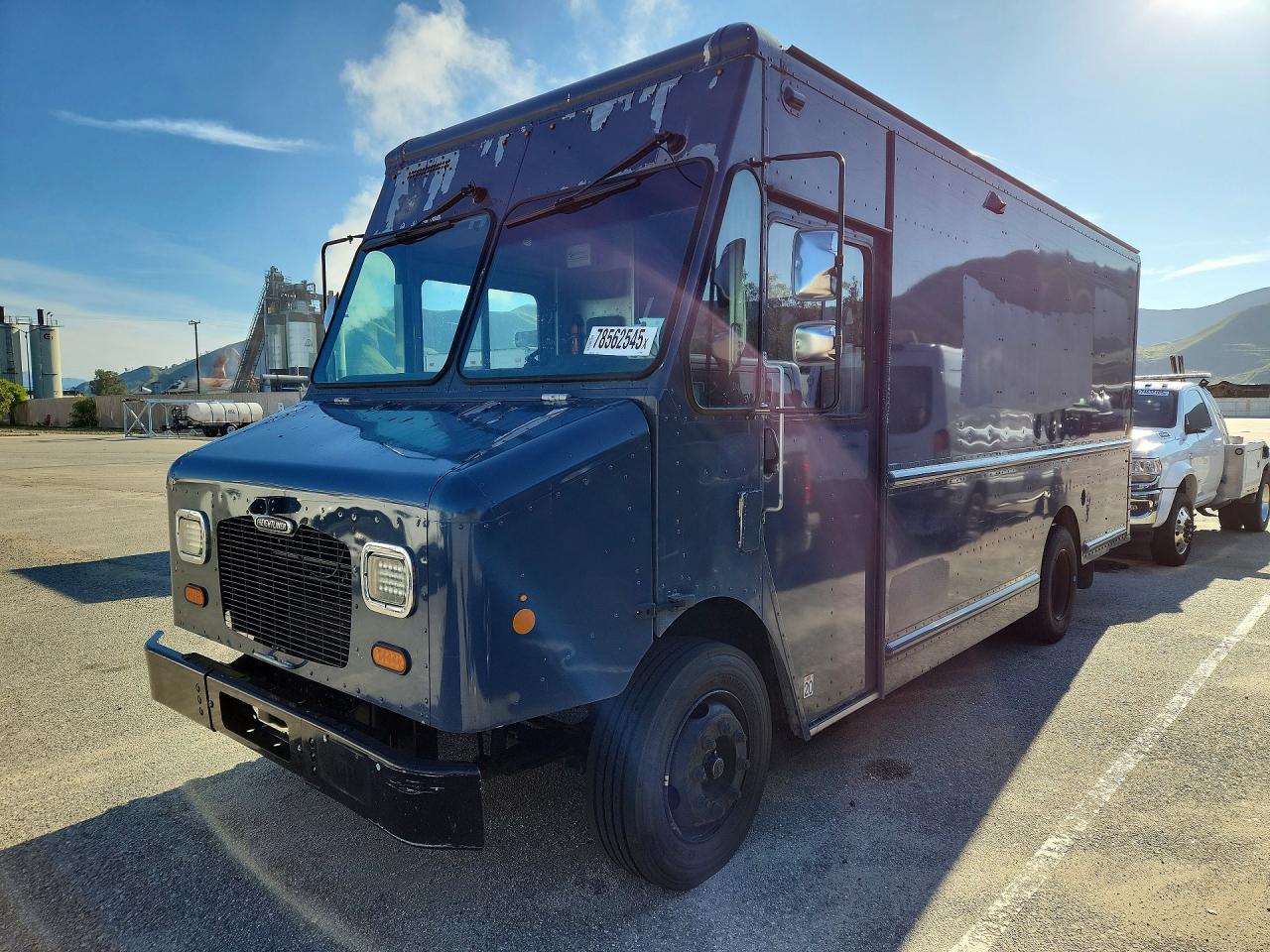 2020 Freightliner MT45G Chassis Delivery Truck