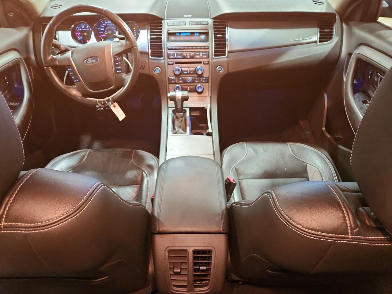 2011 Ford Taurus sel