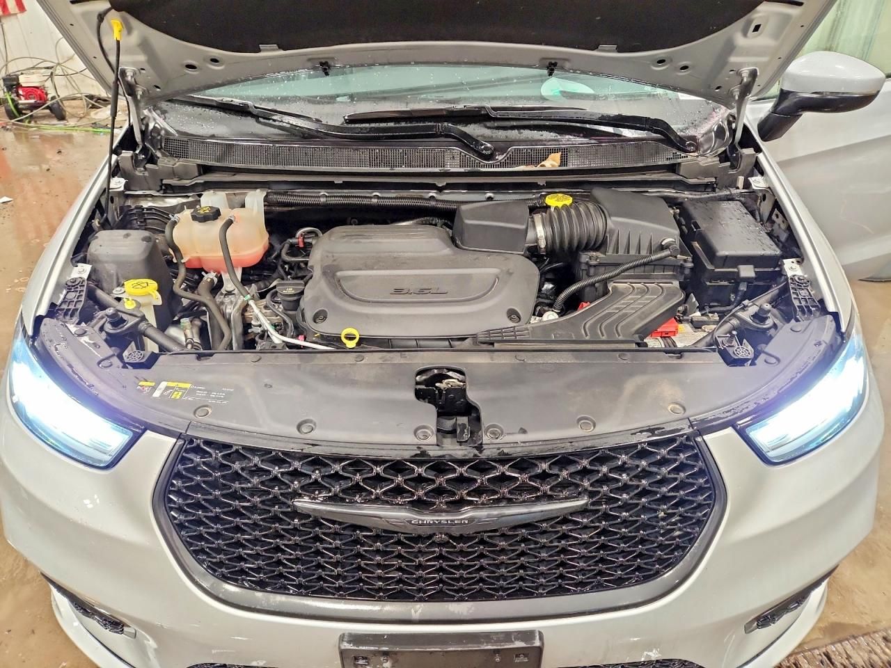 2023 Chrysler Pacifica Touring l