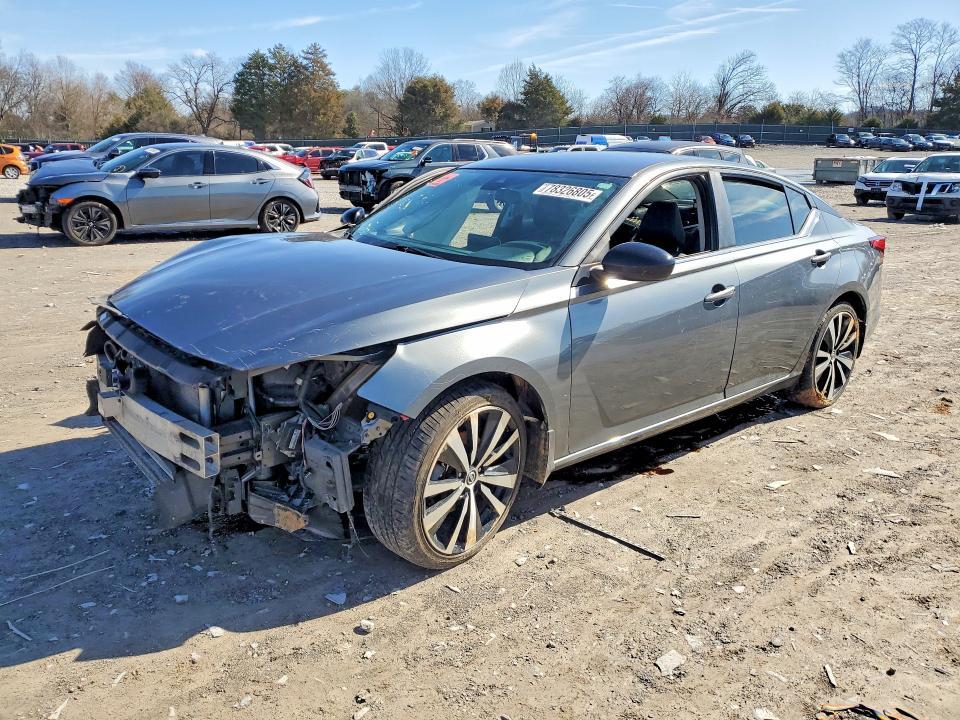 2020 Niss Altima 2.5 sr