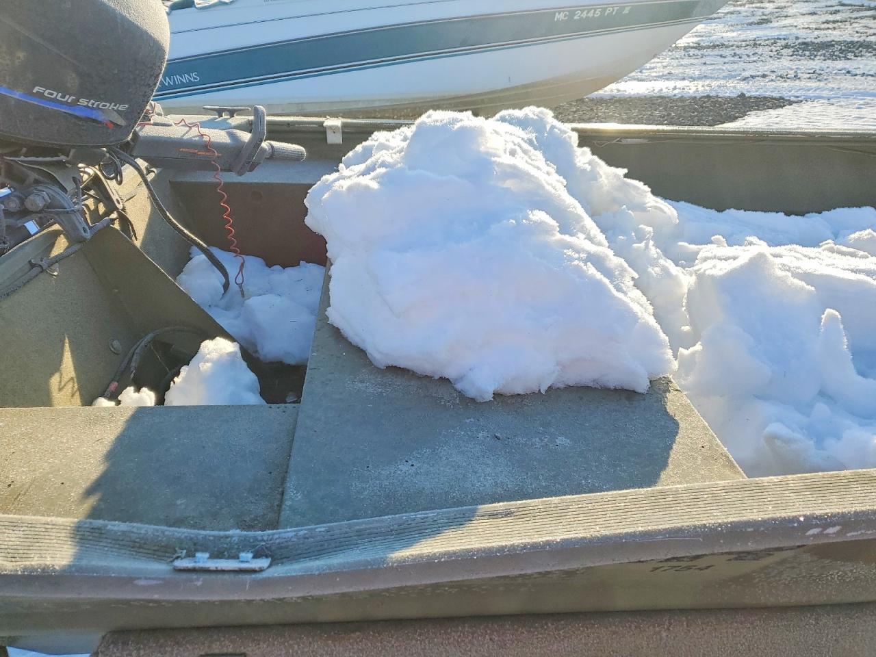 2011 Tracker Boat