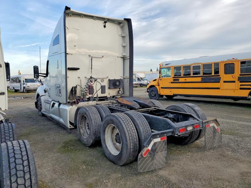 2022 Kenworth T680 Semi Truck