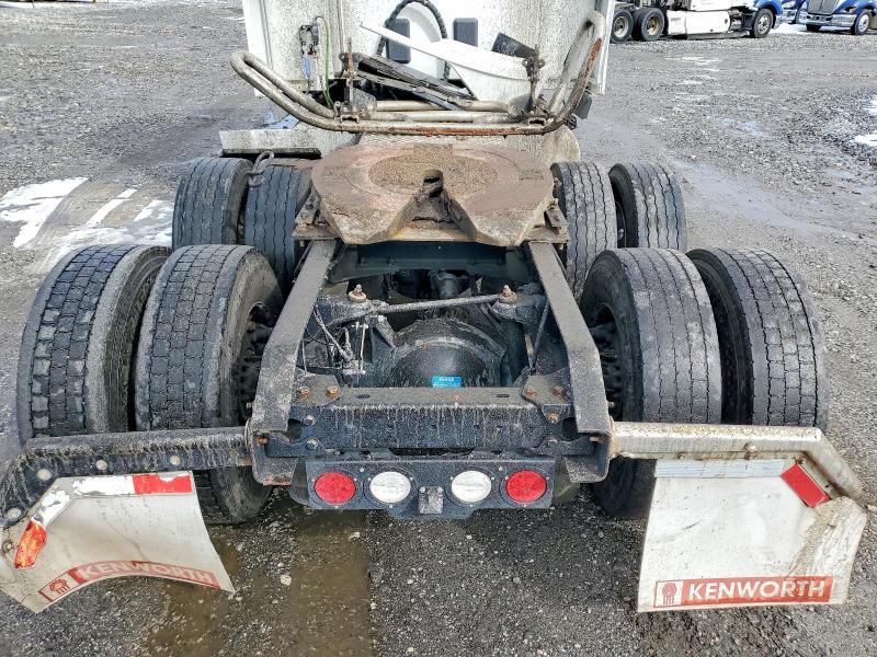 2023 Kenworth T680 Semi Truck