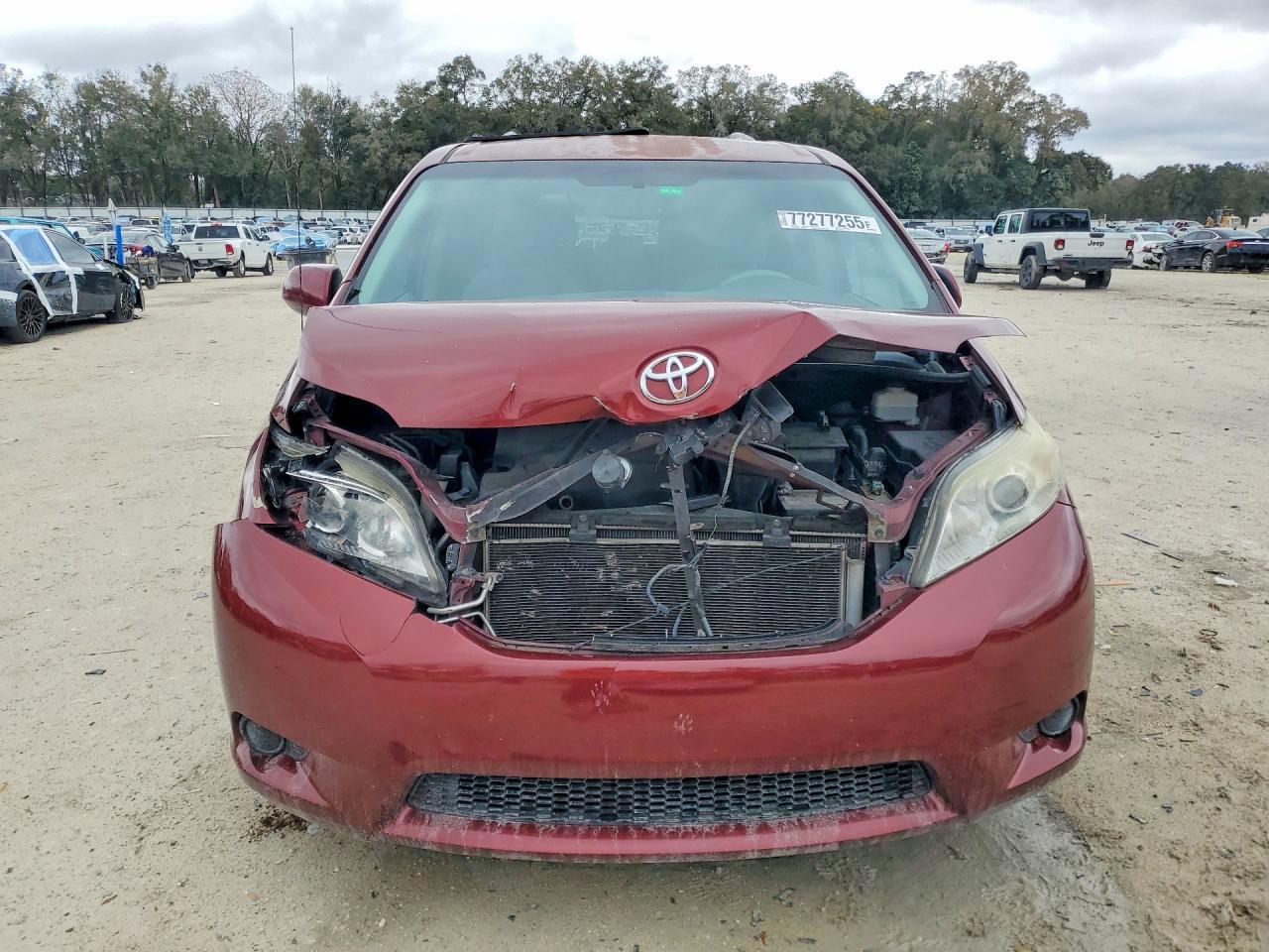 2013 Toyota Sienna le
