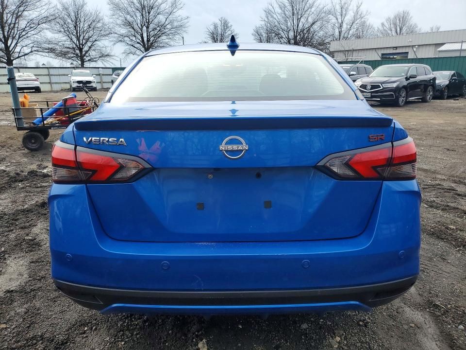 2024 Nissan Versa sr