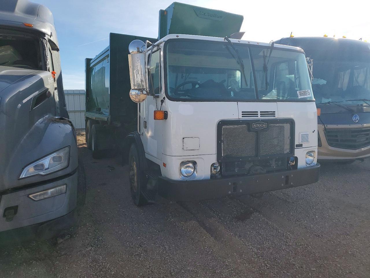 2011 Autocar Xpeditor Refuse Truck