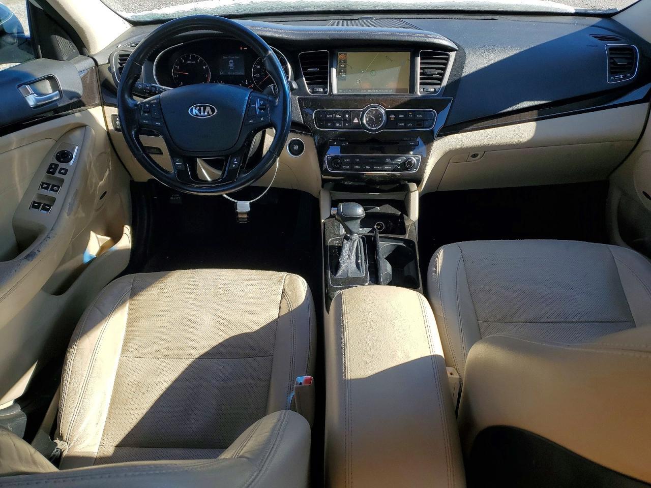 2016 KIA Cadenza Luxury