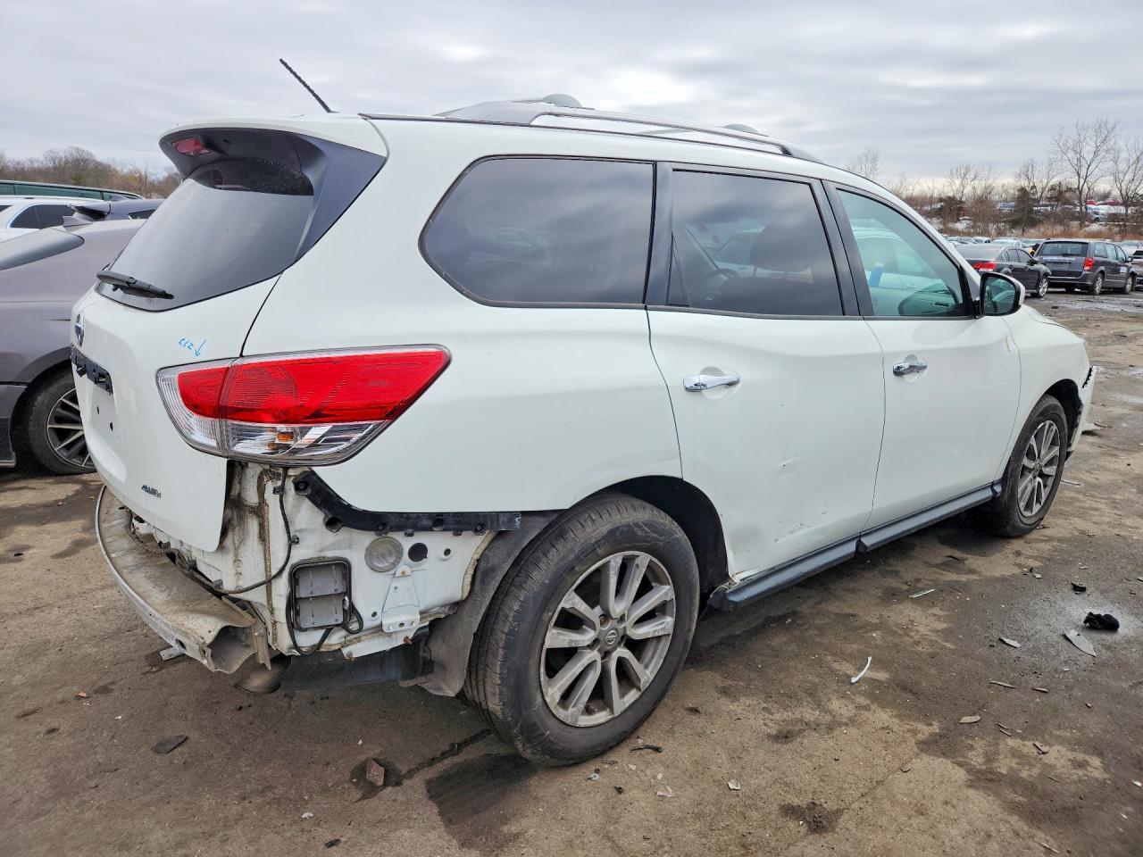 2015 Nissan Pathfinder s