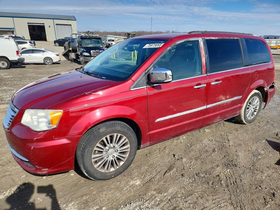 2013 Chrysler Town & Country Touring l