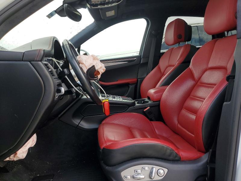 2016 Porsche Macan Turbo