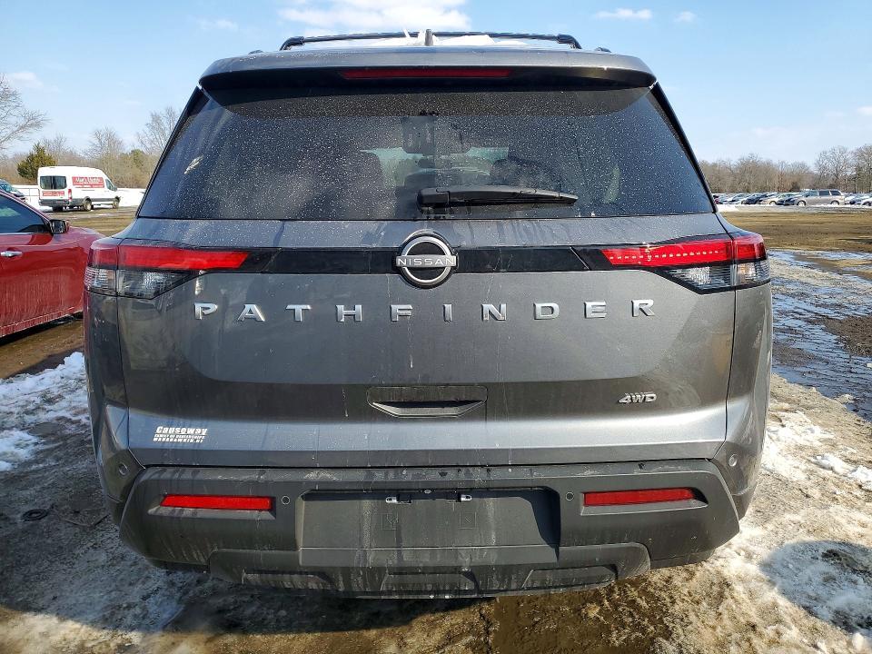 2025 Nissan Pathfinder sv