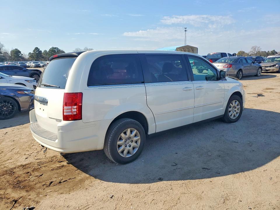 2010 Chrysler Town & Country lx