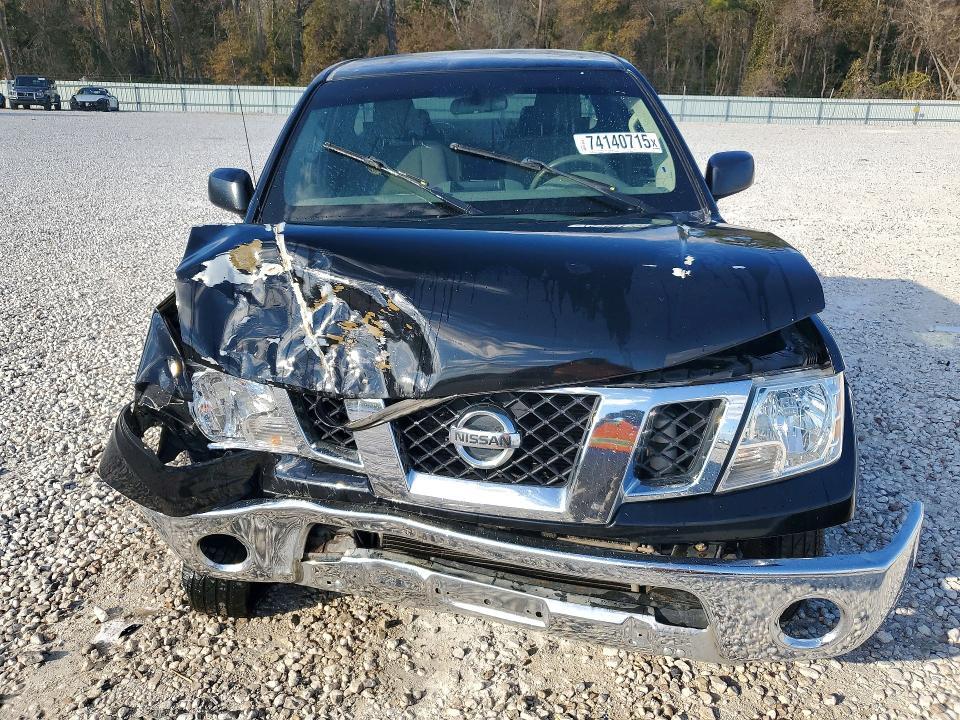 2016 Nissan Frontier s