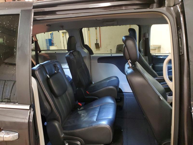 2015 Chrysler Town & Country Touring